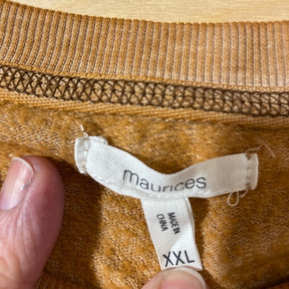 Maurice’s Yellowstone Graphic Sweatshirt XXL (IZ) - Picture 9 of 13